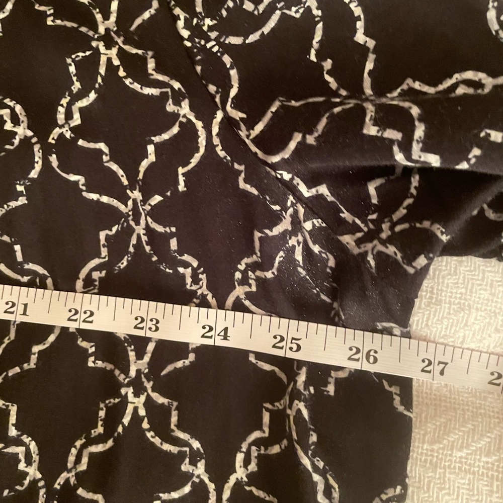 Women’s Catherines Black&White Geometric Button Down Blouse 97% Cotton, Plus 3X - Picture 9 of 9
